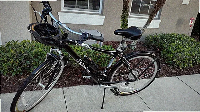 Men's beautiful SCHWINN "Discover" 21-speed, 700c, aluminum frame, hybrid bike