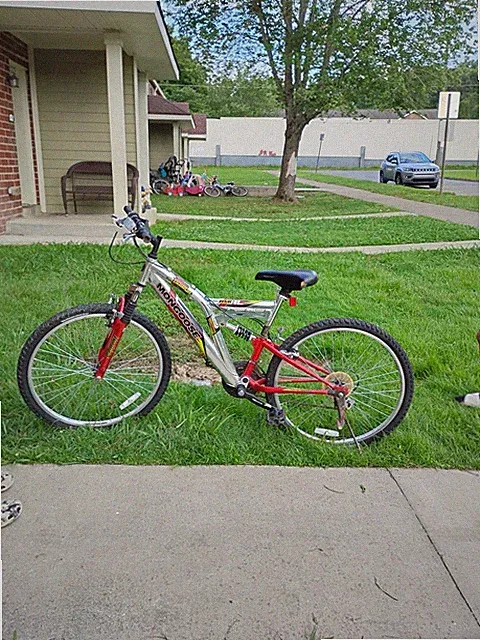 Mongoose Metric Kids 21-Speed Mountain Bike Excellent Condition! Original Owner